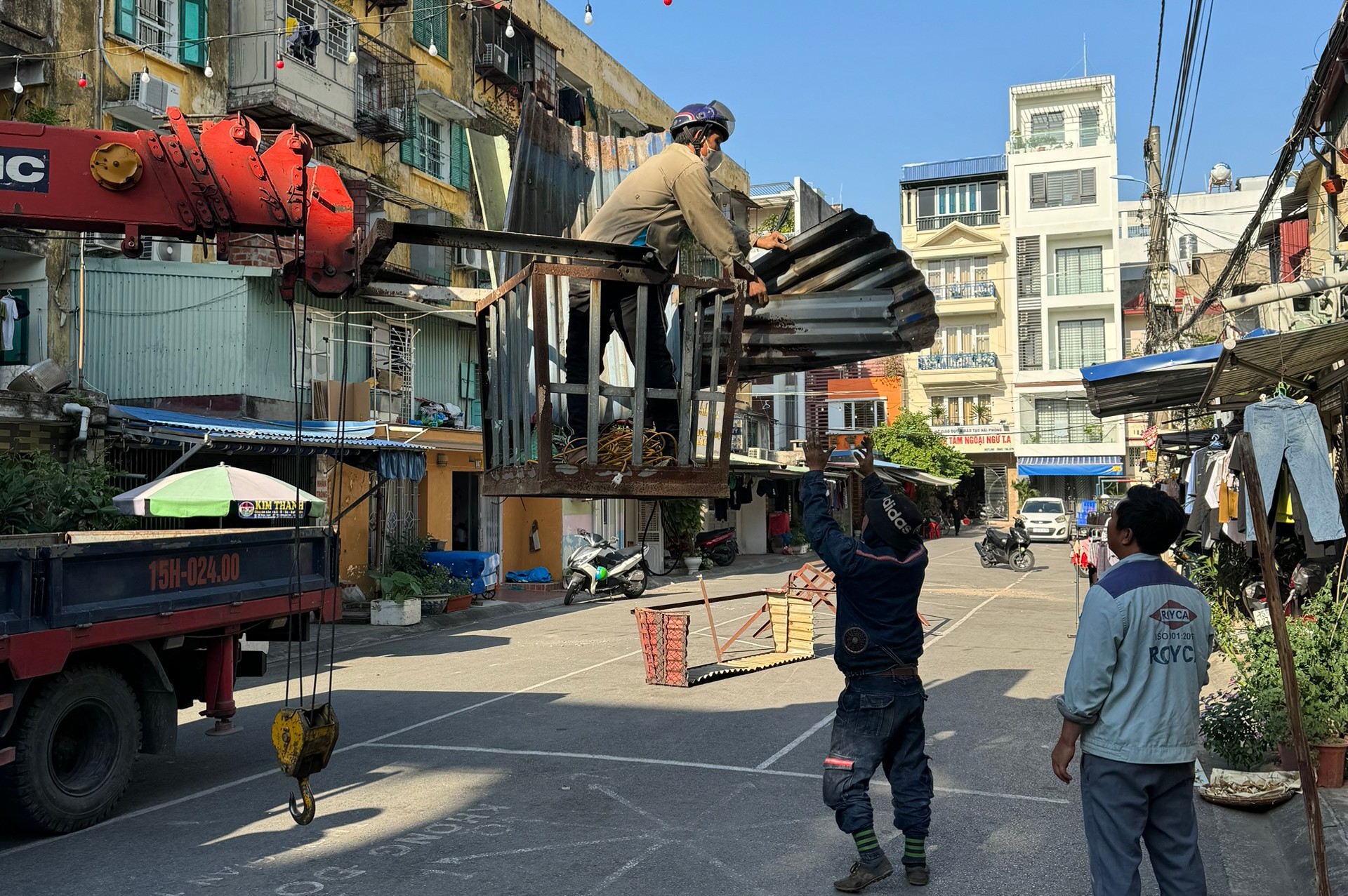 Quận Lê Chân: Đồng loạt ra quân tháo dỡ “chuồng cọp”, lồng sắt mở lối thoát nạn tại các khu chung cư, nhà tập thể